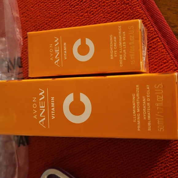 8 Piece Avon Hair Care, Skincare, Pedicure Set w/ Foot Spray & Shower Brush. NEW - Picture 3 of 8